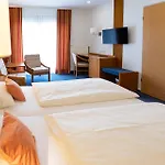 Am Steinberg 3*