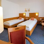 Am Steinberg 3*