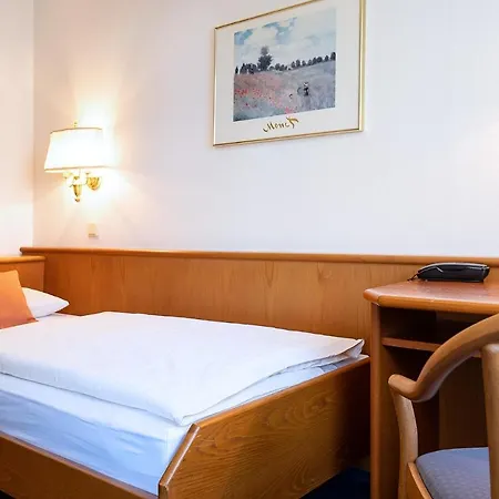 Hotell Am Steinberg 3*