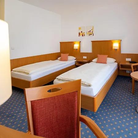 Am Steinberg 3*