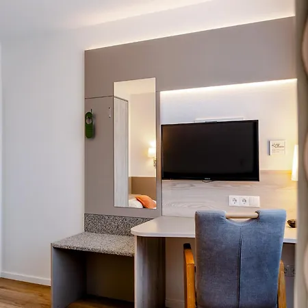 Am Steinberg 3*
