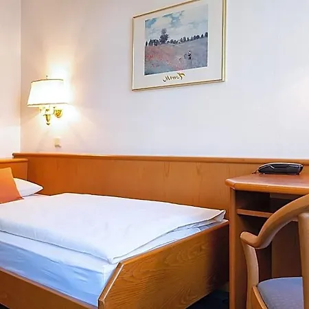 Am Steinberg Hotell 3*